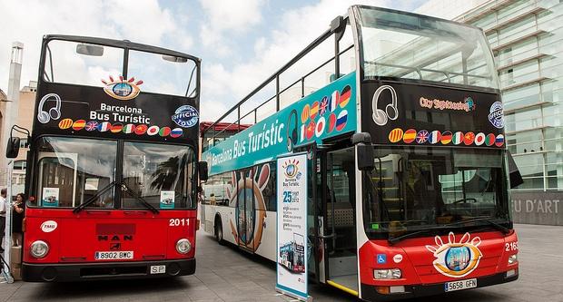 EL BARCELONA BUS TURISTIC CELEBRA SU 25 ANIVERSARIO CON UN VIDEO.