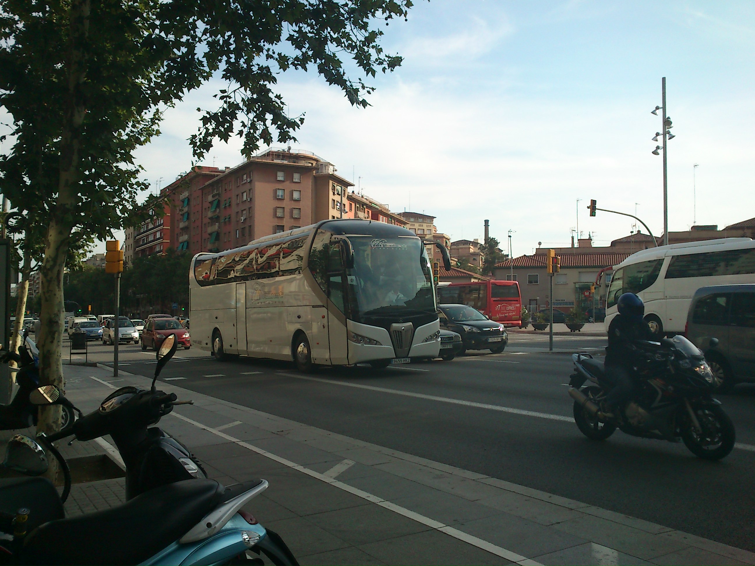 NACE GIBERT FIRST CLASS Y LO HACEN CON UN NUEVO MERCEDES NOGE TITANUM