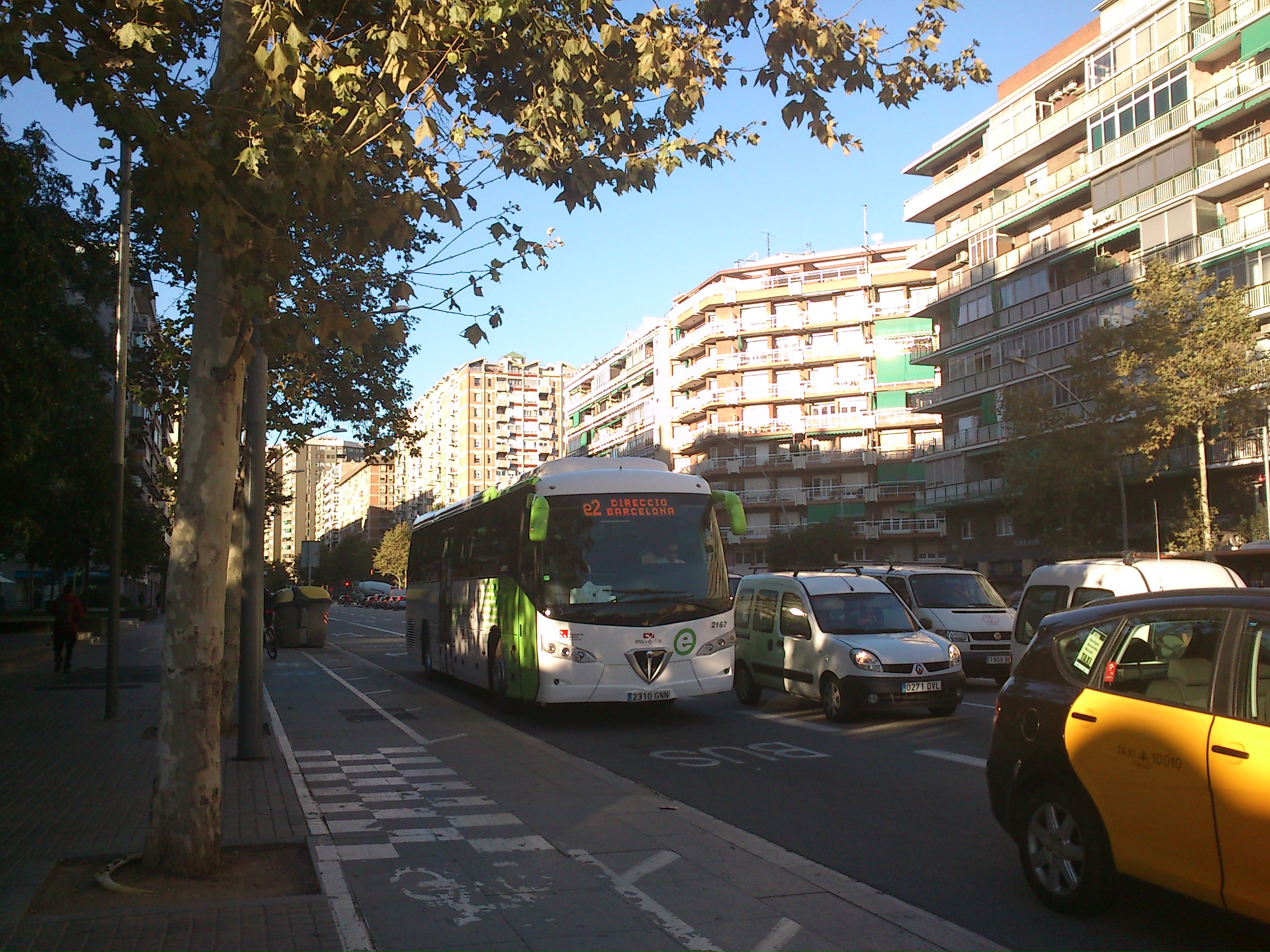 RESUMEN DEL PRIMER DIA DE EXPRES.CAT Y DEL CARRIL BUS-VAO