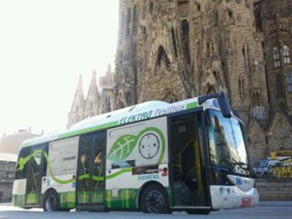 TMB PRUEBA UN MIDIBUS ELETRICO ITALIANO