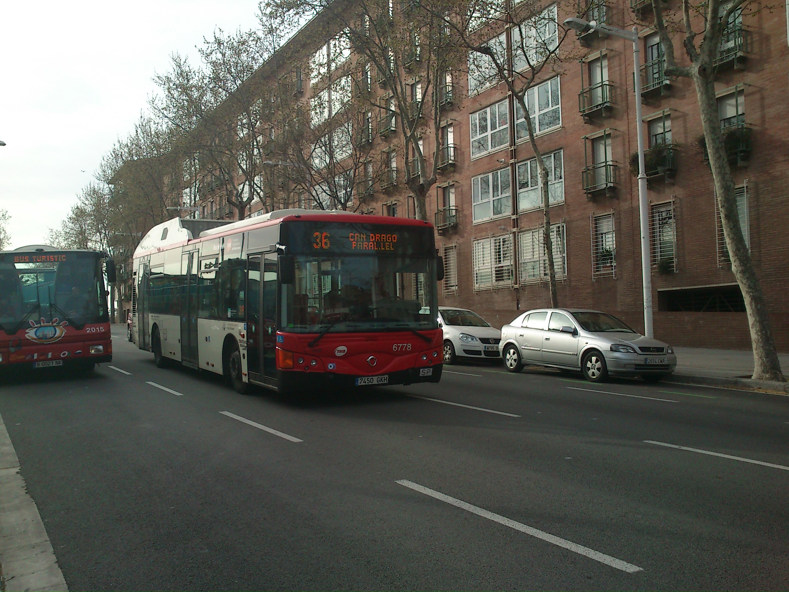 EL COCHE 6778 RECIBE EL LOGO DE TMB SOSTENIBLE