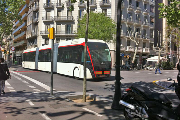 EL VAN HOOL YA SALE A LA CALLE