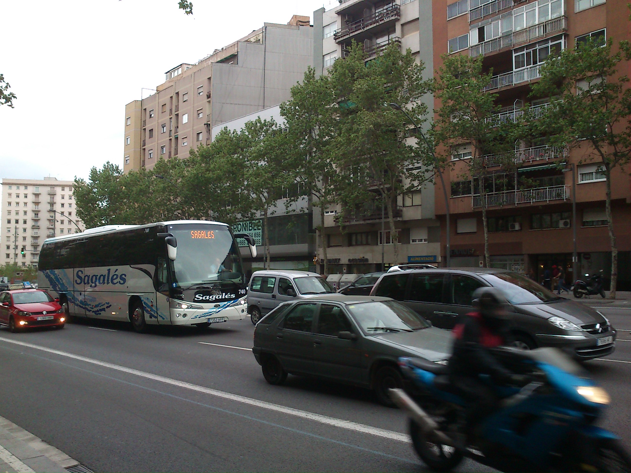 SAGALES INCORPORA SIETE AUTOCARES