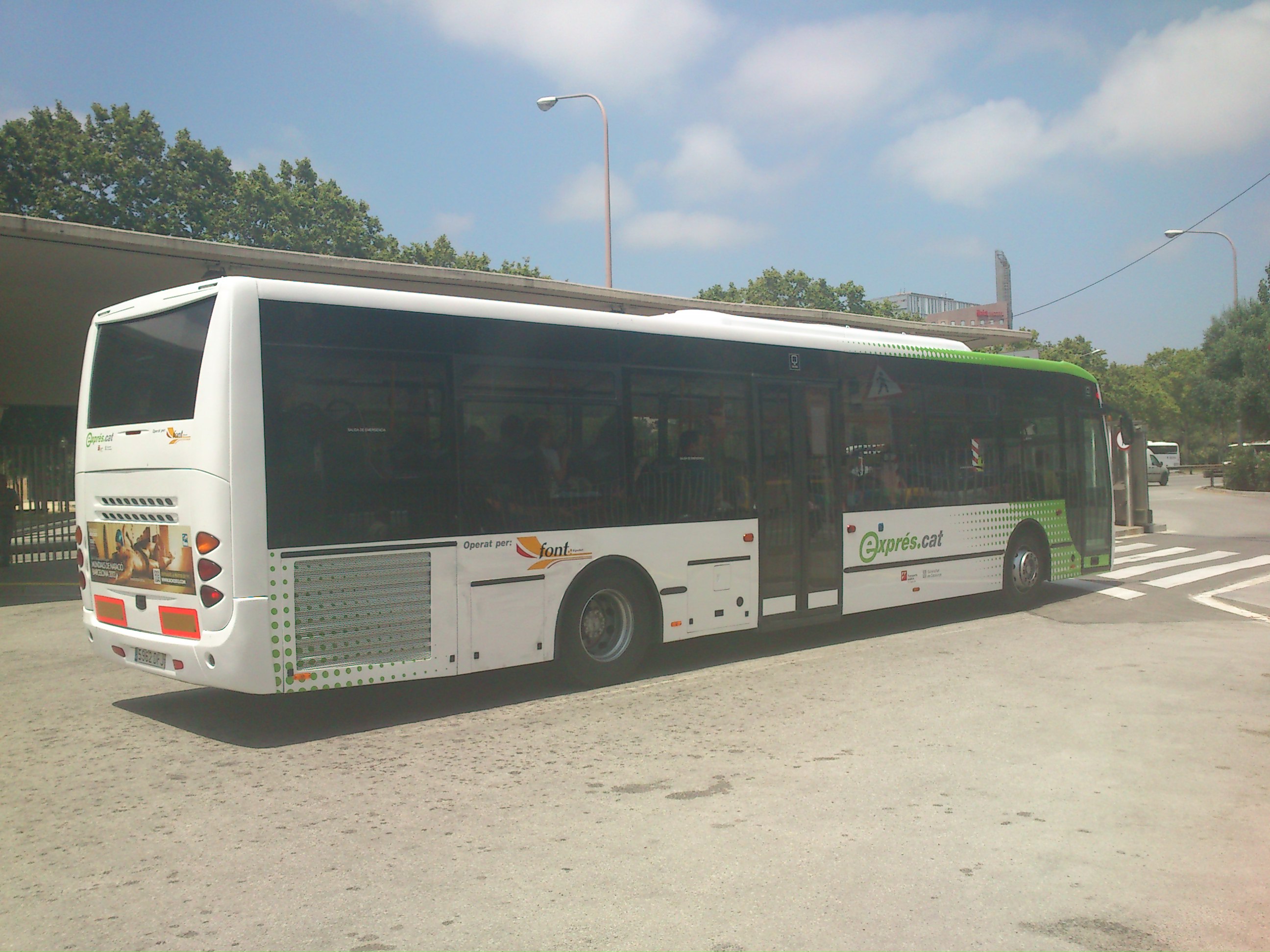 FONT RIPOLLET INCORPORA UN MERCEDES