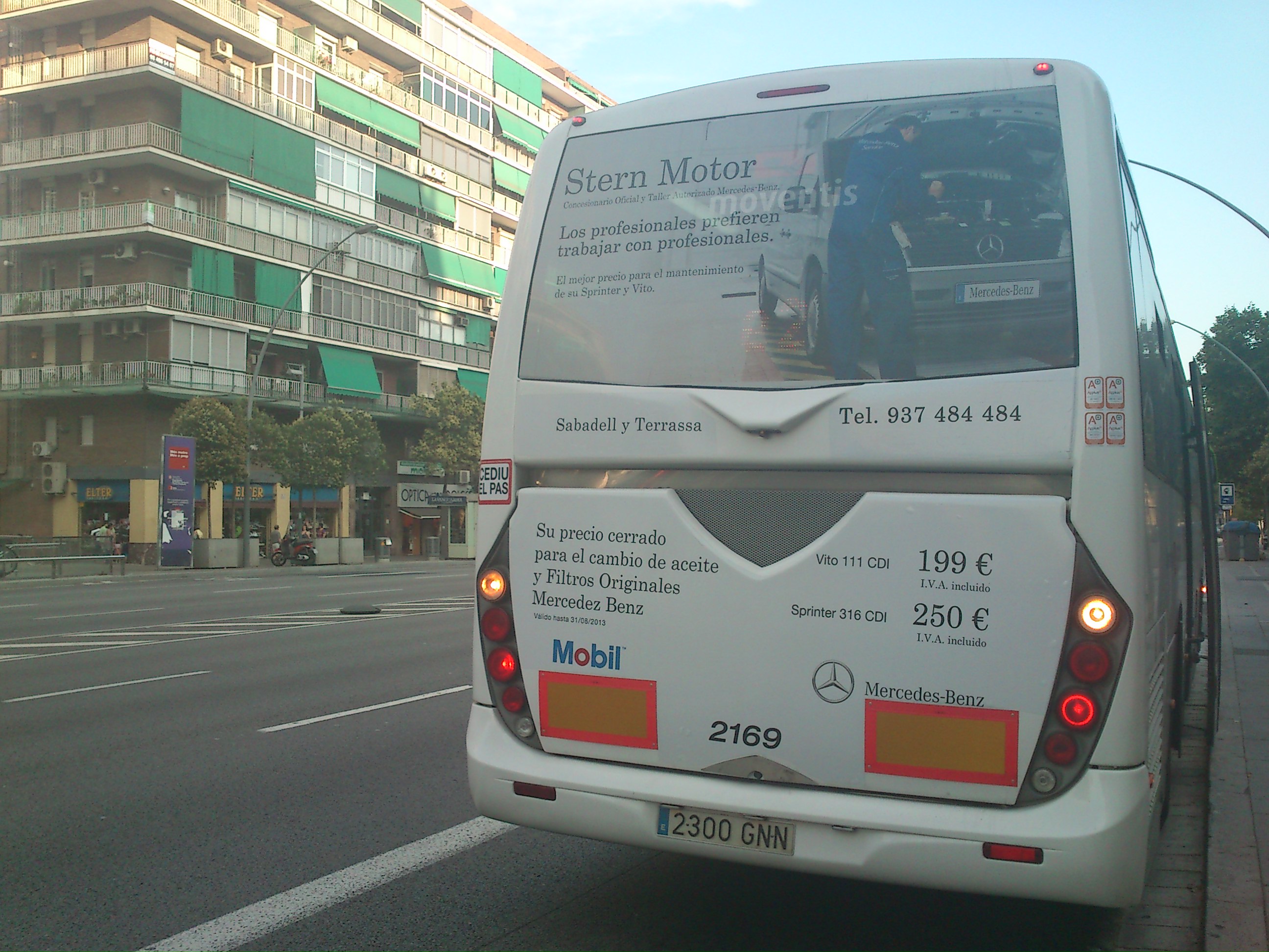 LOS NOGE TOURING INTERCITY DE SARBUS YA SE ADAPTAN A PMR Y SE IMPLANTAN LAS PEGATINAS DE CEDIU EL PAS