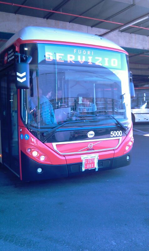 LLEGA A TMB SU PRIMER VOLVO HIBRIDO