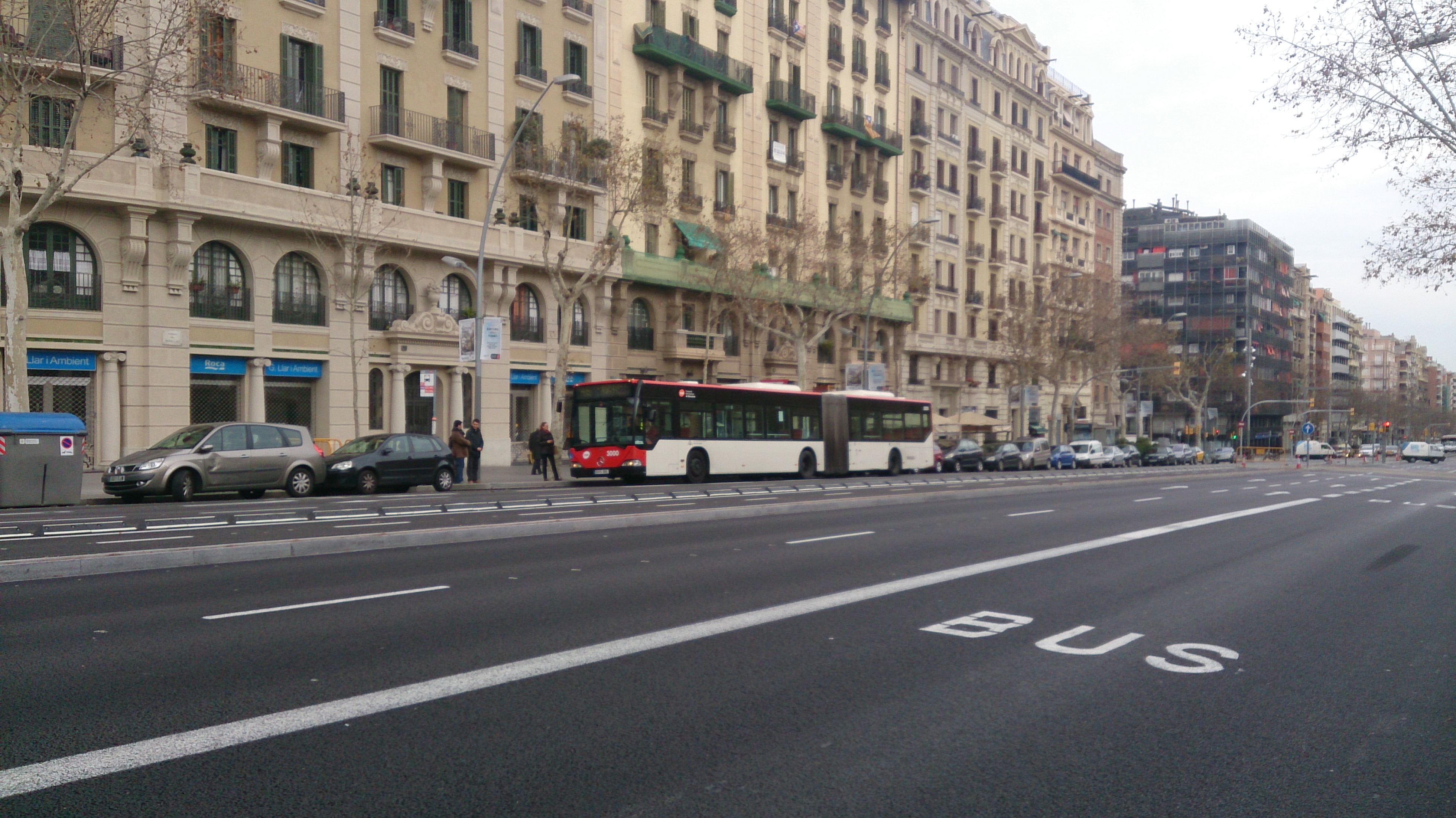 REGRESA EL 3000 DE TMB TRAS UN INCENDIO