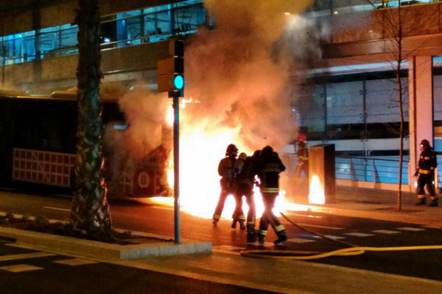 INCENDIADO EL 3039 DE TMB