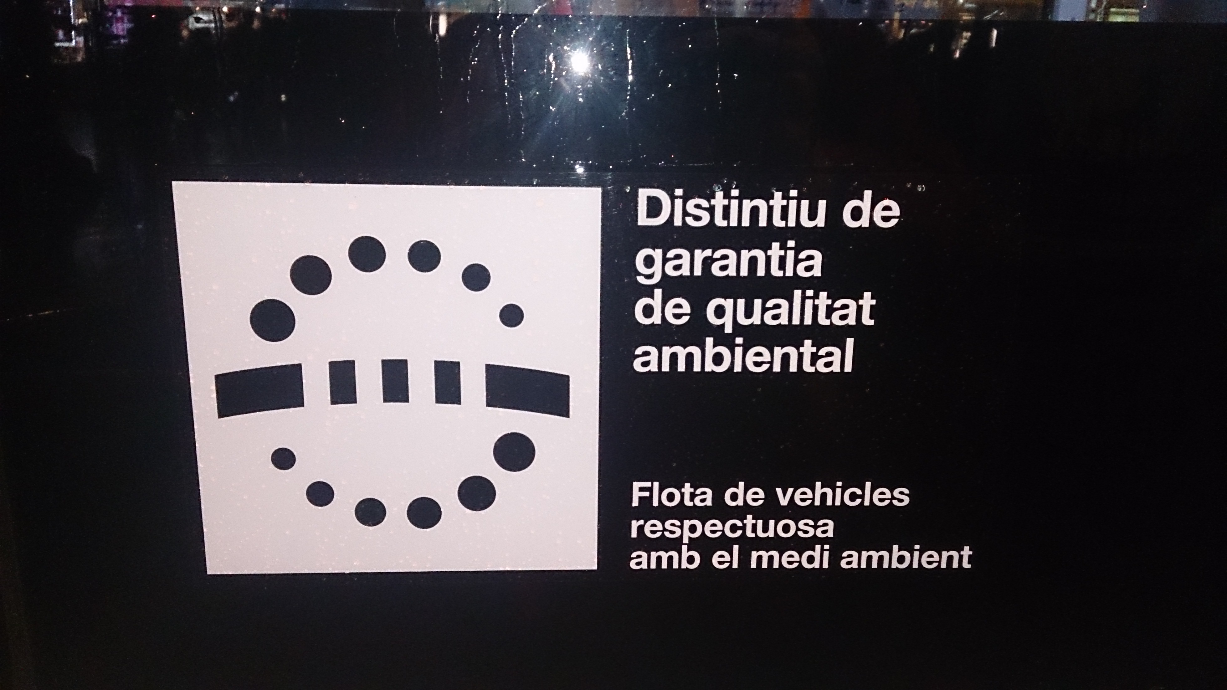 NUEVA PEGATINA EN LOS AUTOBUSES DE TMB