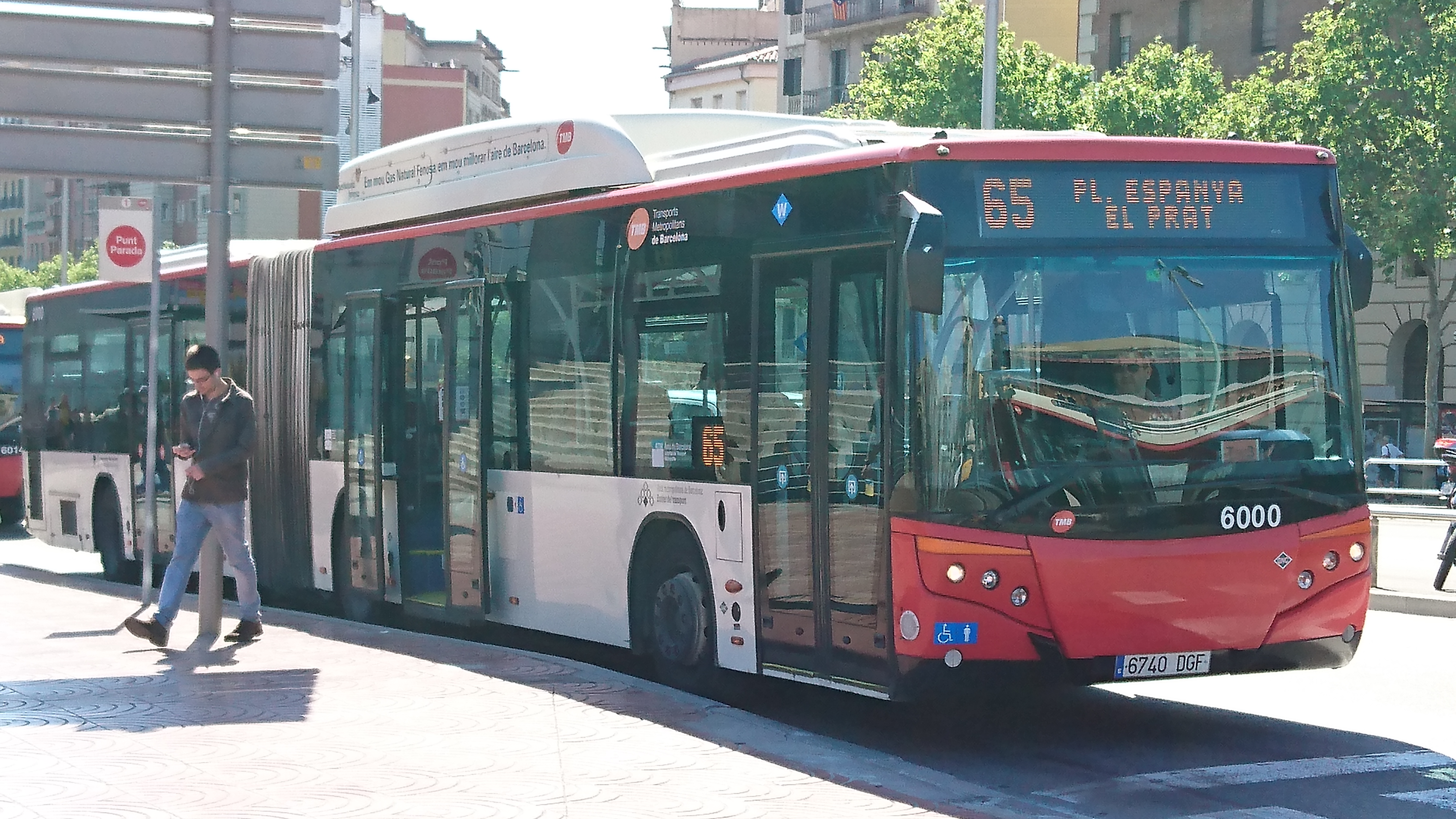 AUMENTA EL NUMERO DE COCHES DE TMB CON WIFI