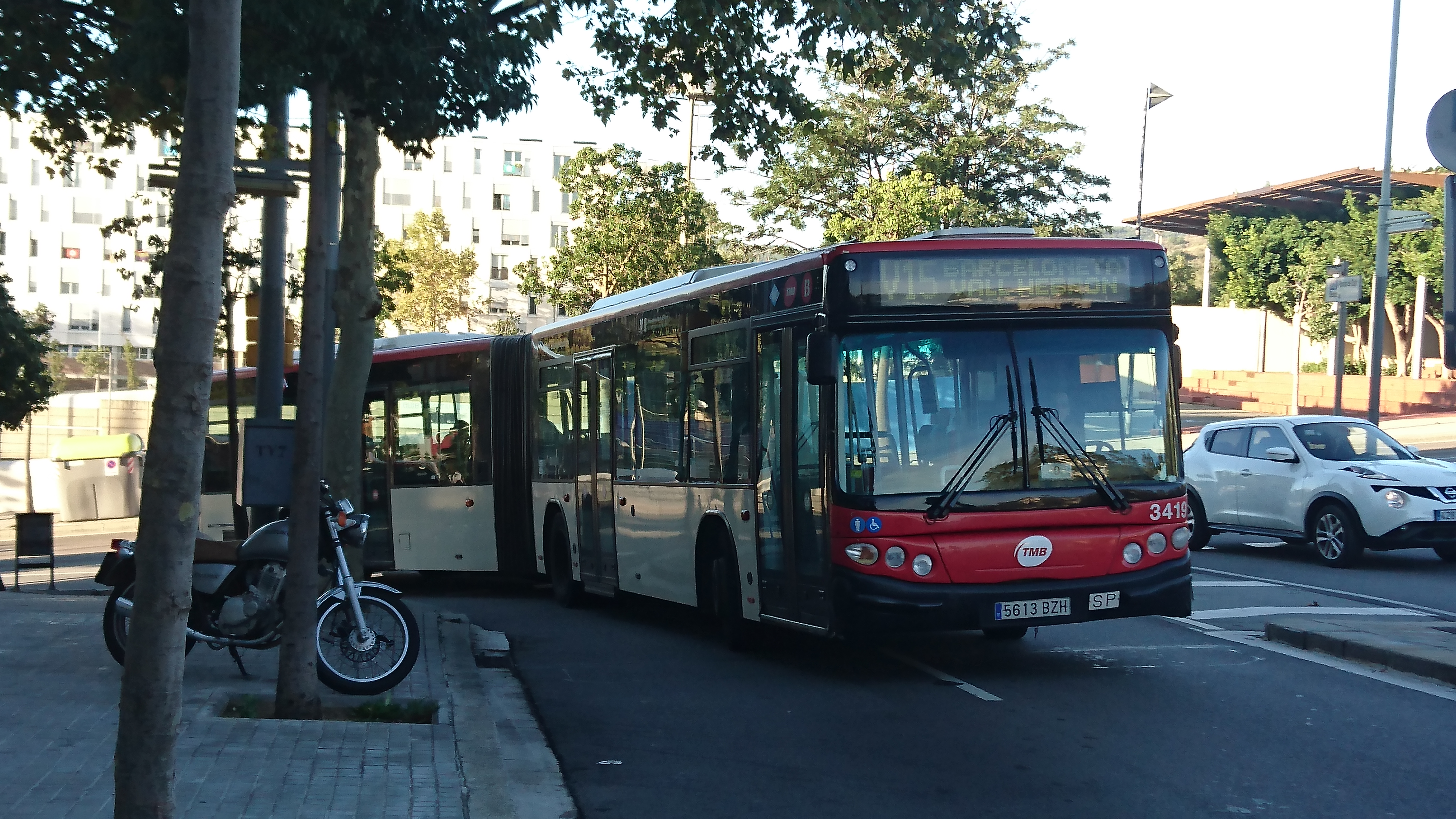 SE EMPIEZA LA RETIRADA PRORESIVA DE LOS VINILOS NXB DE LOS BUSES DE TMB
