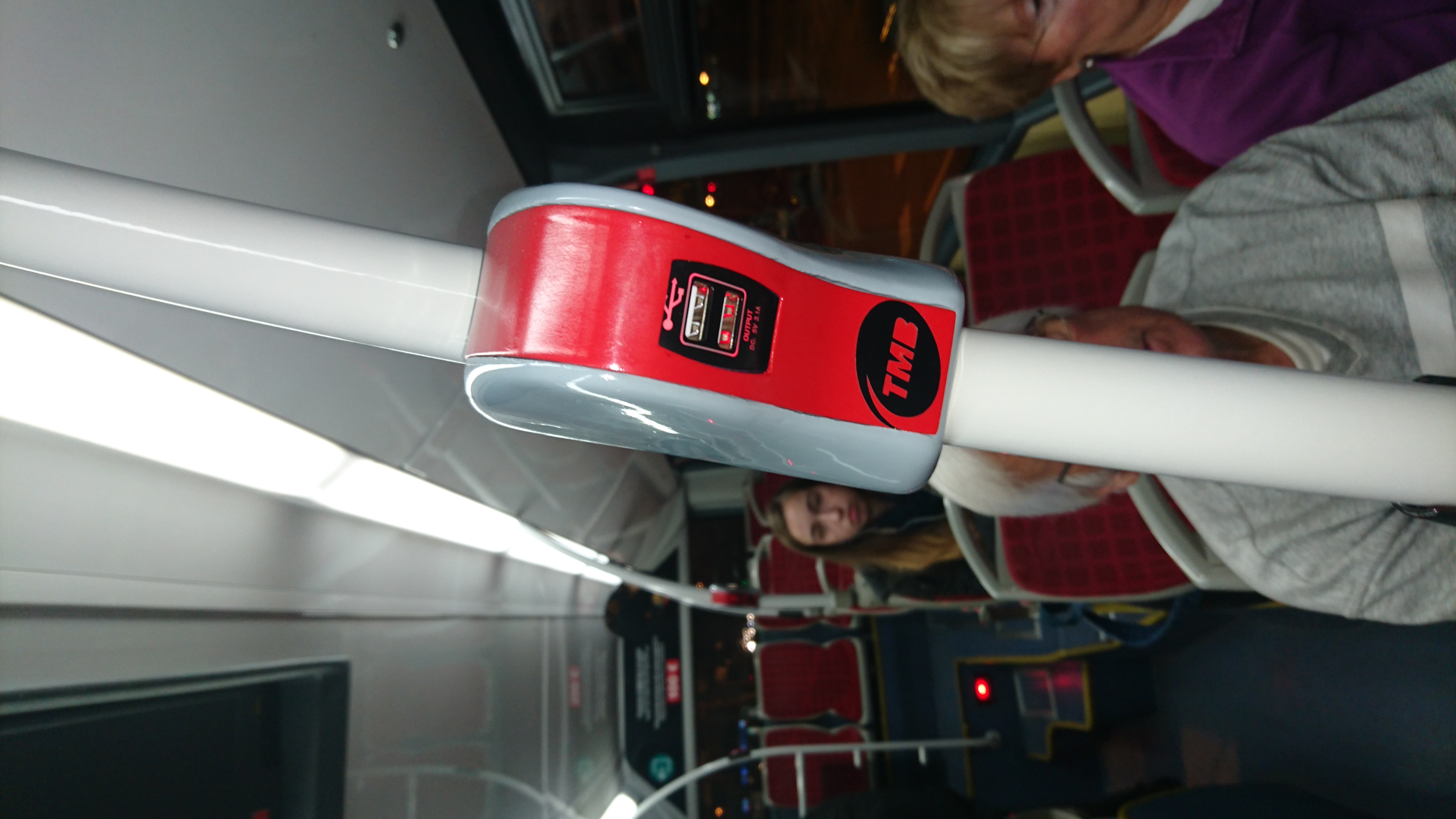 SE EXTIENDE A TODA LA FLOTA LOS CONNECTORES USB