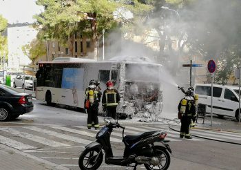 Incendiado el coche 7832 de TMB