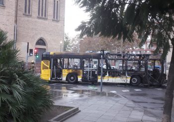 Incendiado el coche 611 de Tusgsal