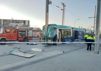 Accidentado un tranvia del Trambesós en Sant Adrià de Besós