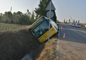 Accidentado un autobús de Mohn en la carretera B-204