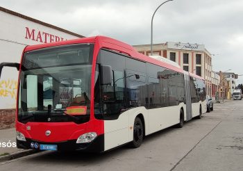 Llegan a Barcelona los primeros autobuses articulados híbridos de Gas Natural