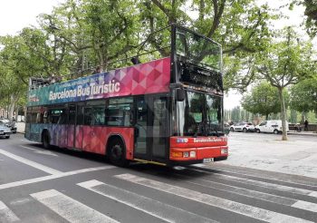 Avistan un Barcelona Bus Turístic en Lleida