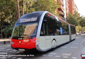 La línea 33 incorpora autobuses eléctricos articulados