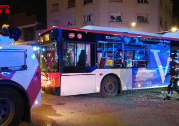 Accidente entre dos autobuses en Sant Adrià de Besòs