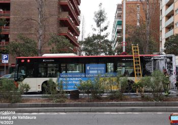Incendiado un autobús de la línea 76 de TMB