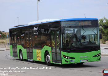Monbus incorpora a la lanzadera del aeropuerto de El Prat un Isuzu Citiport
