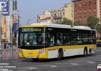 Un incendio de un autobús de Avanza Baix deja cortada la Ronda de Dalt de Barcelona
