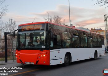 Se incendia un bus de Moventis Sarbus a pocos metros de la cochera de Sabadell