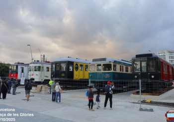 TMB realiza una exposición con cinco modelos de trenes del metro en Glòries