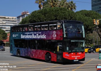 TMB pone en marcha sus primeros autobuses turísticos eléctricos