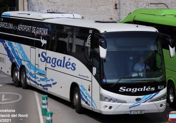 Un autocar de Sagalés se incendia en Badalona