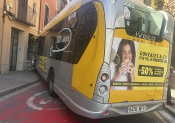 Cuatro heridos en el accidente de un autobús de la línea SF2